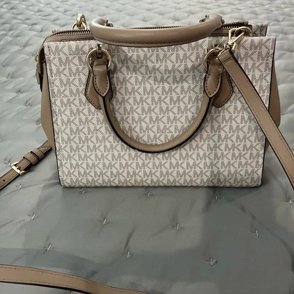 Michael Kors Tan and Cream purse - Picture 3 of 6